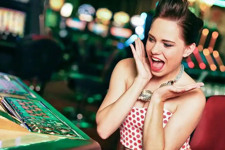 Người dùng Việt Nam đặt cược bóng đá và cầu lông trực tuyến qua goo99 trên mobile